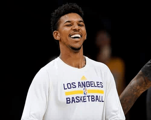 吉格斯：阿马德对现在的曼联太重要了，他在曼联没有替代者（吉格斯：阿马德之于当下曼联至关重要，队内无人可替代）