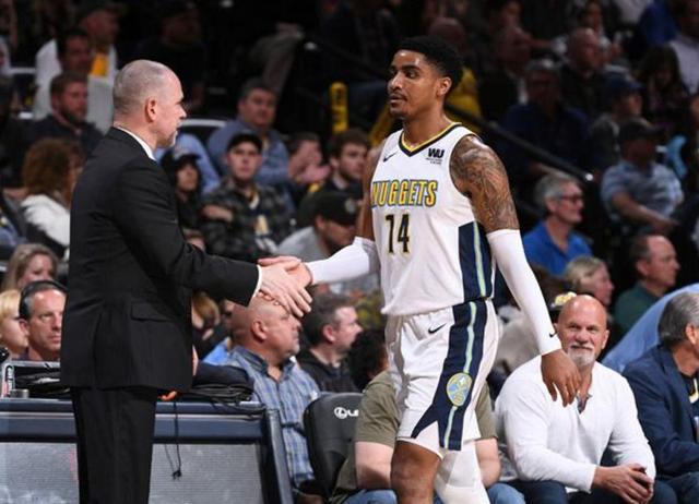 足球比赛的节奏掌控技巧（如何掌控足球比赛节奏）