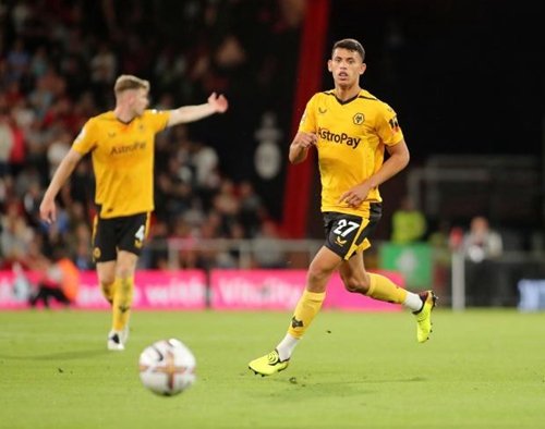 弗兰克：我的首选还是留在中国踢球；我带着喜悦与自豪离队（弗兰克：仍把留在中国踢球作为首选，带着喜悦与自豪告别球队）