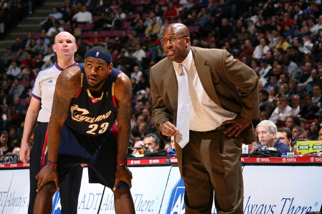 阿贾克斯临时主帅：本菲卡第一球是越位的，这不应该发生（阿贾克斯临时主帅：本菲卡首球越位，不该发生）