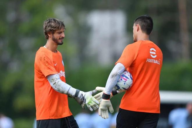 放弃阿根廷选择为意大利出战？卡斯特罗：我不能也不想那么做（改投意大利弃阿根廷？卡斯特罗：我既做不到也不愿）