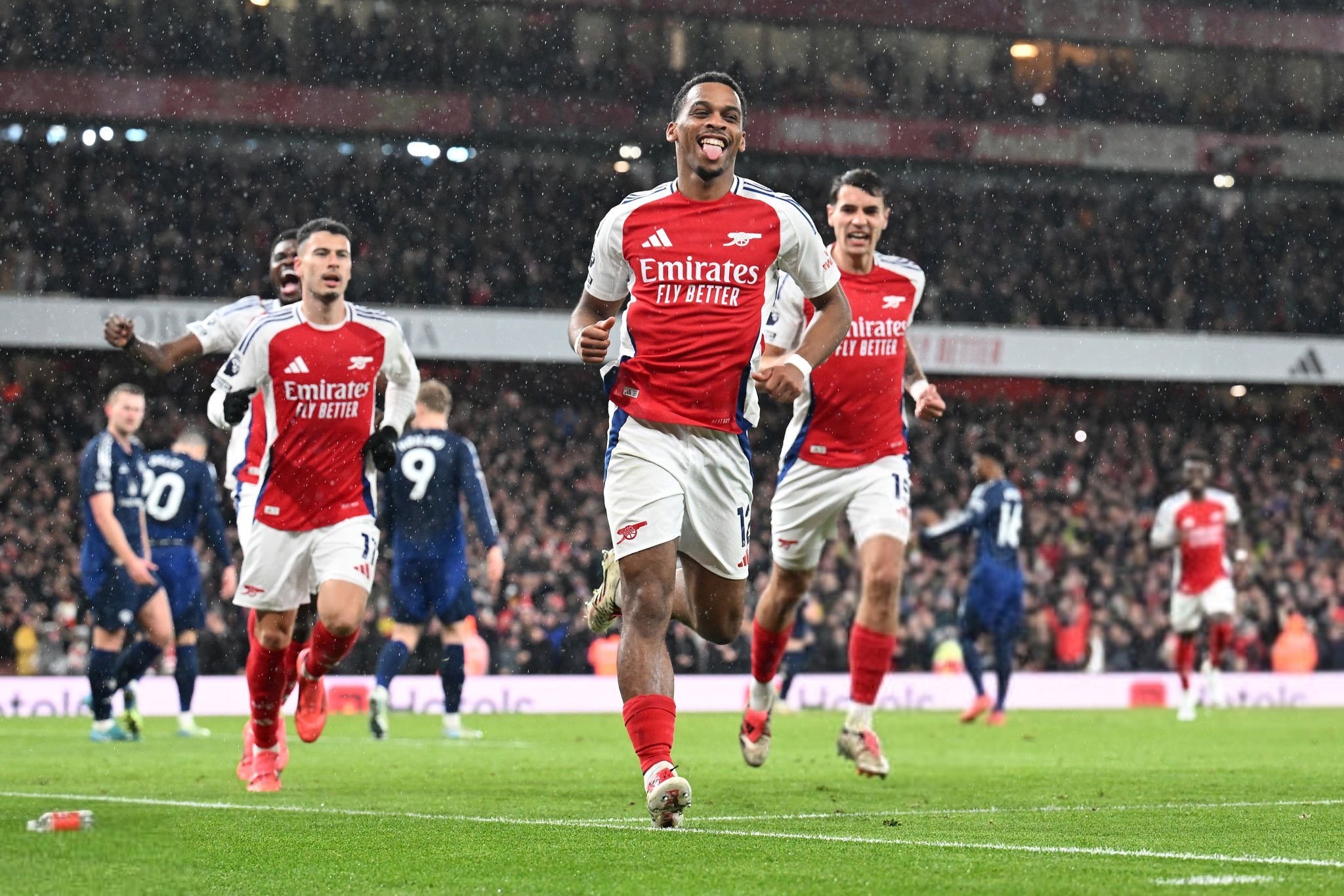 群雄争霸，意甲连续第二年至少4支排名前列的球队相差2分以内（群雄并起：意甲连两年至少四队积分差不超2分）